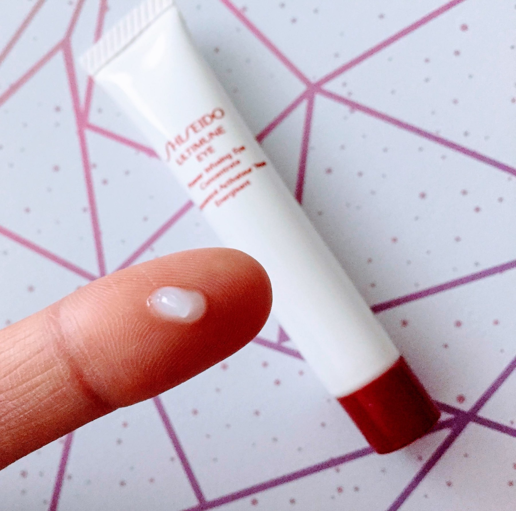 Shiseido Ultimune Eye Cream review - texture viscosity