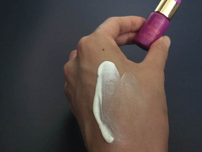 tarte tarteguard SPF 30 sunscreen review blends in smoothly without leaving too much of a white cast